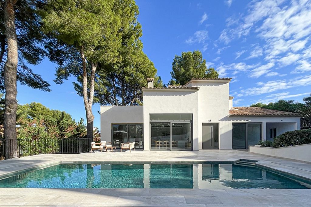 Modern new villa in a prime location in Santa Ponsa Modern new villa in a prime location in Santa Ponsa